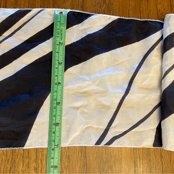 Denis Lejay hand painted silk scarf - Picture 6 of 6